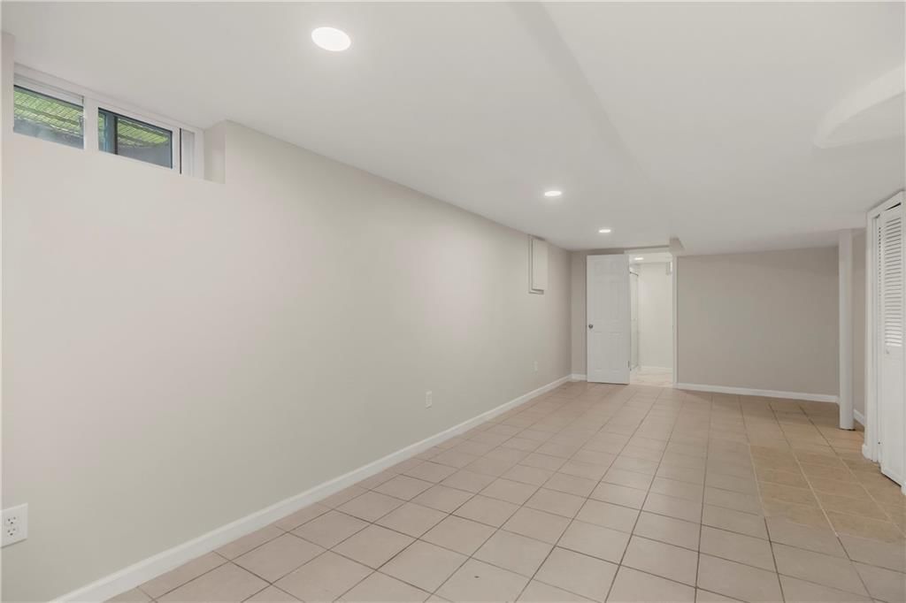 2709 S Fuller Avenue — photo 27