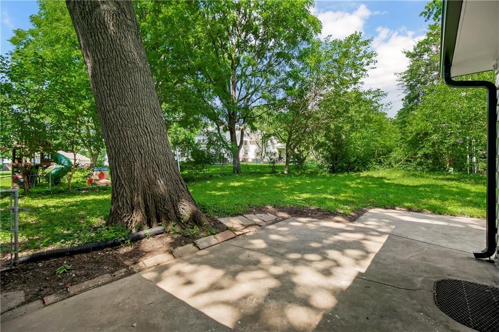 2709 S Fuller Avenue — photo 29