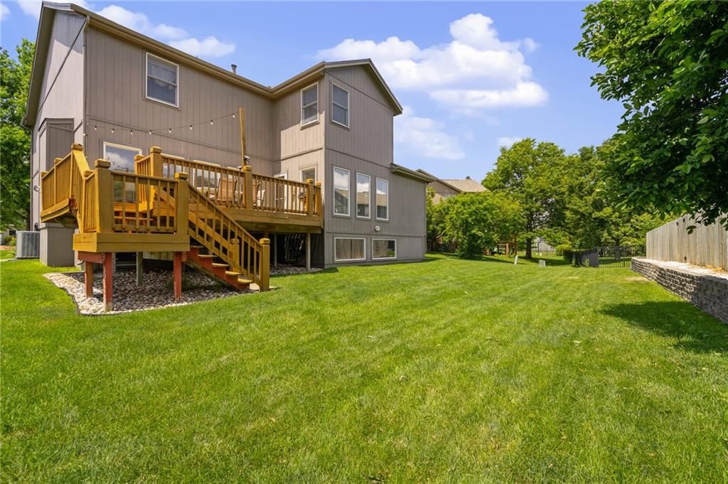 16263 Parkwood Street — photo 38