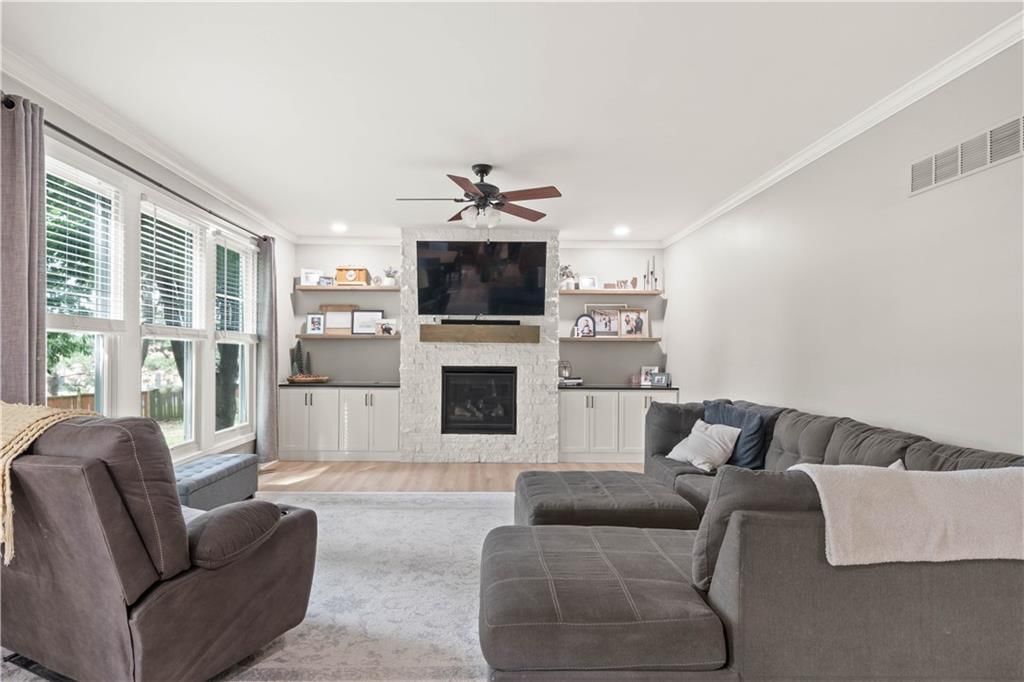 15233 W 139 Terrace — photo 5
