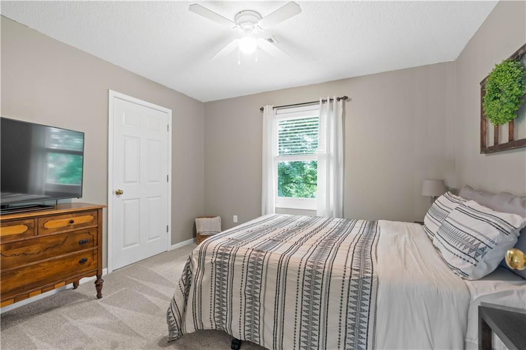 15233 W 139 Terrace — photo 13