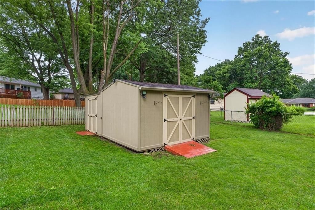 1001 Lakeview Boulevard — photo 32