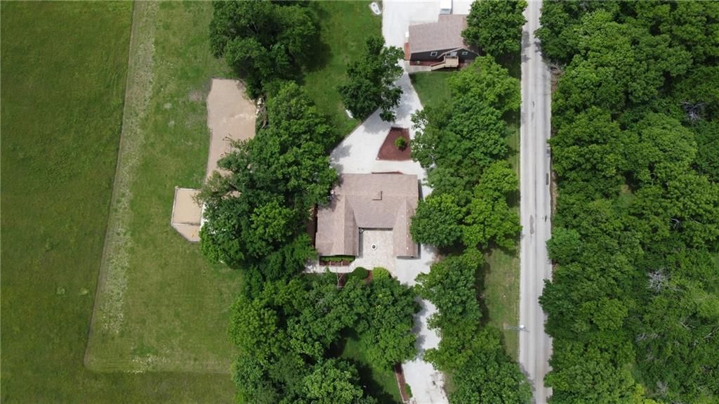 25045 W 215 Street — photo 2