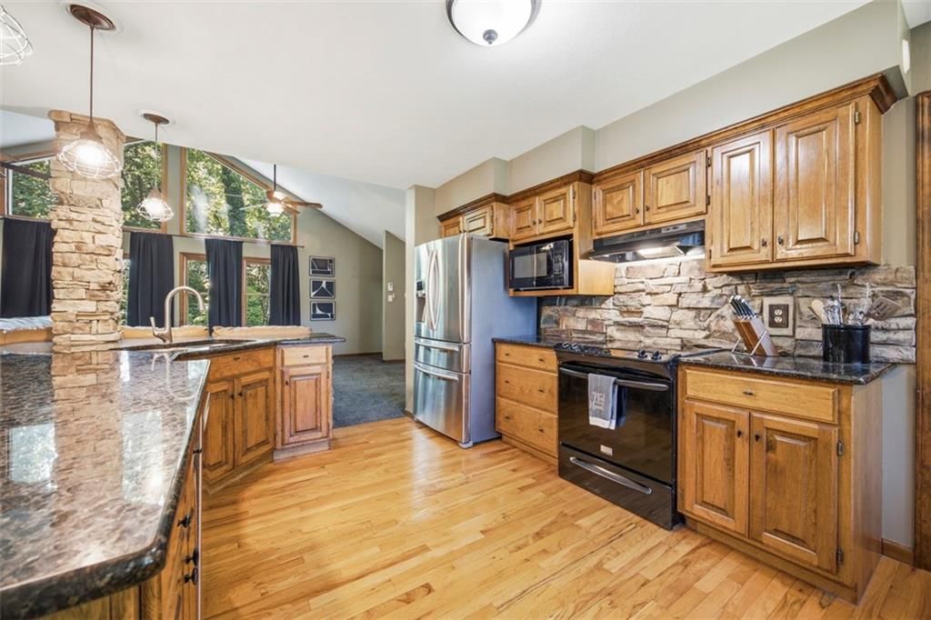 11948 Wooded Way Lane — photo 32