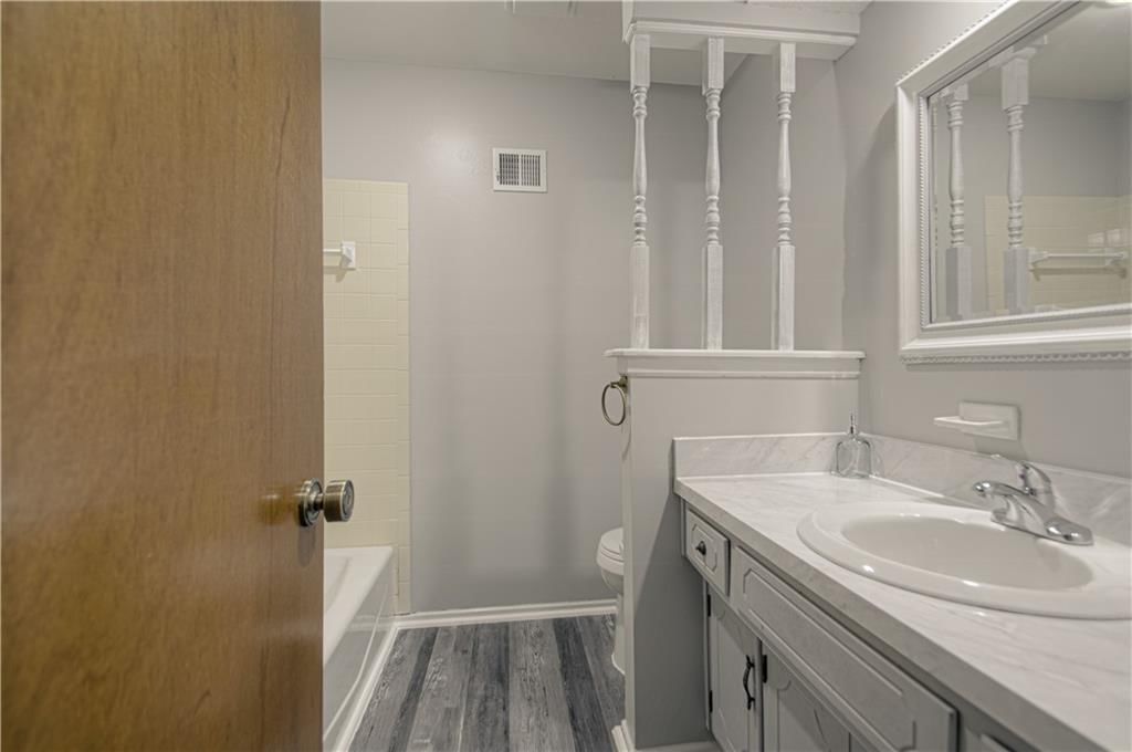 2105 S Kenwood Street — photo 14
