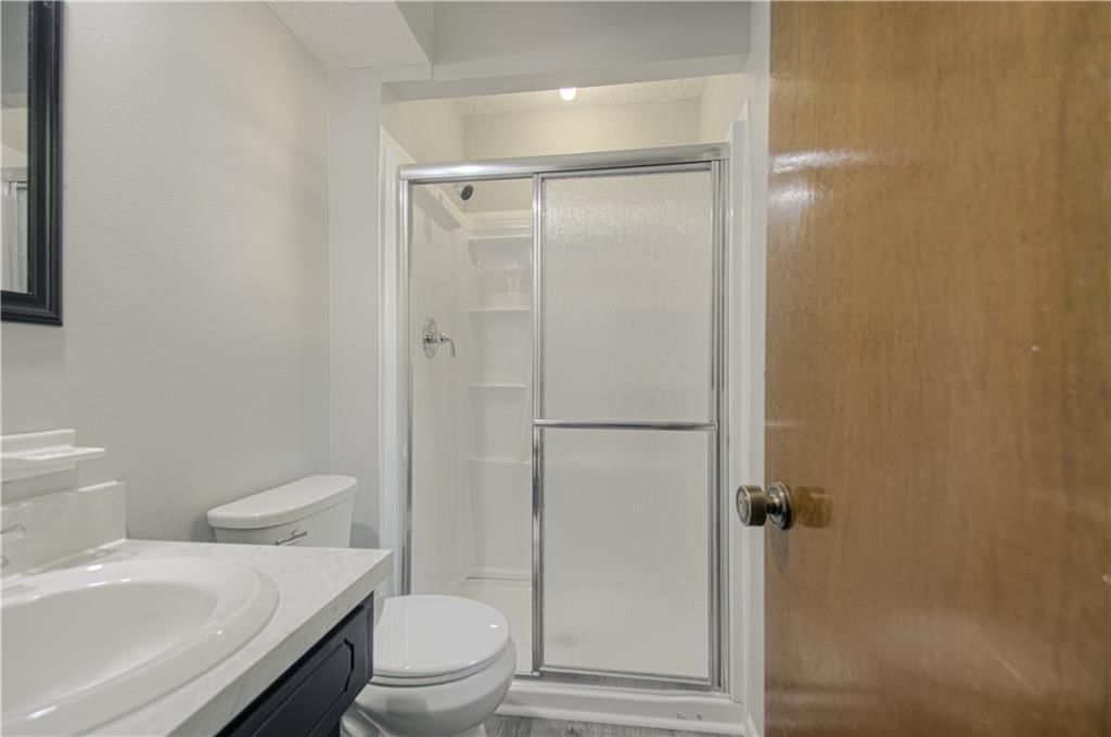 2105 S Kenwood Street — photo 19