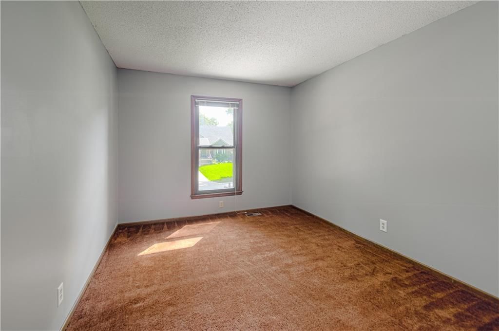 2105 S Kenwood Street — photo 23