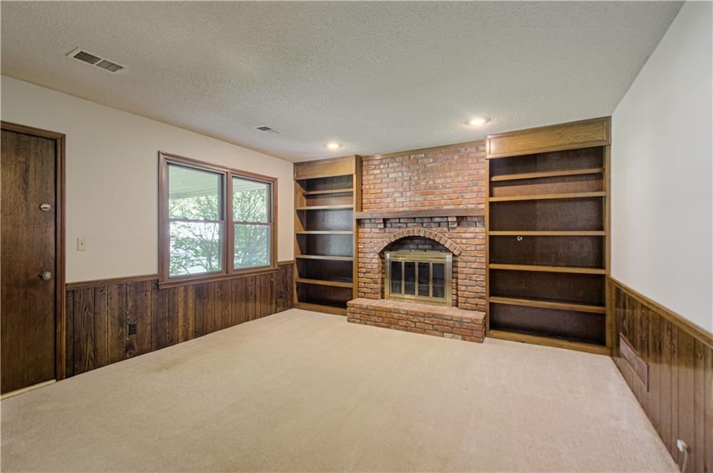2105 S Kenwood Street — photo 27