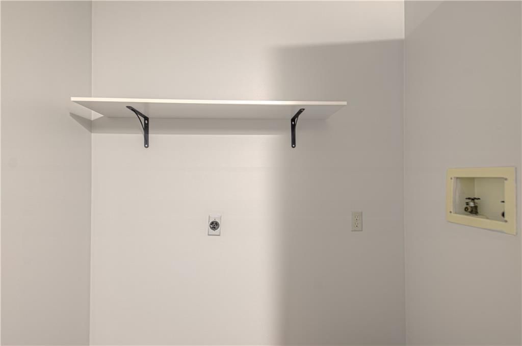 2105 S Kenwood Street — photo 32