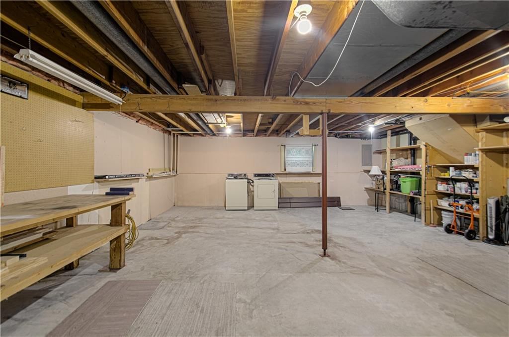 2105 S Kenwood Street — photo 36