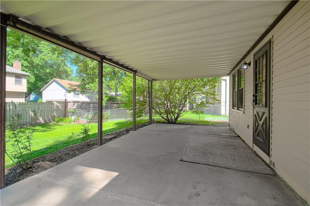 2105 S Kenwood Street — photo 38