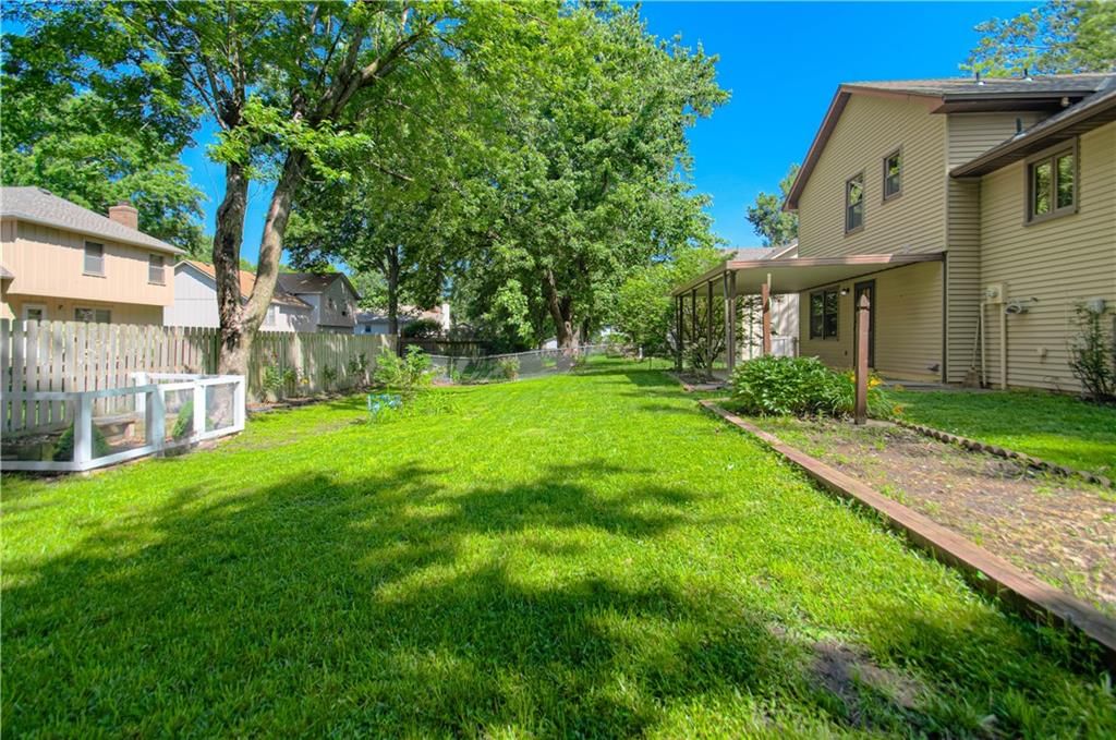 2105 S Kenwood Street — photo 39