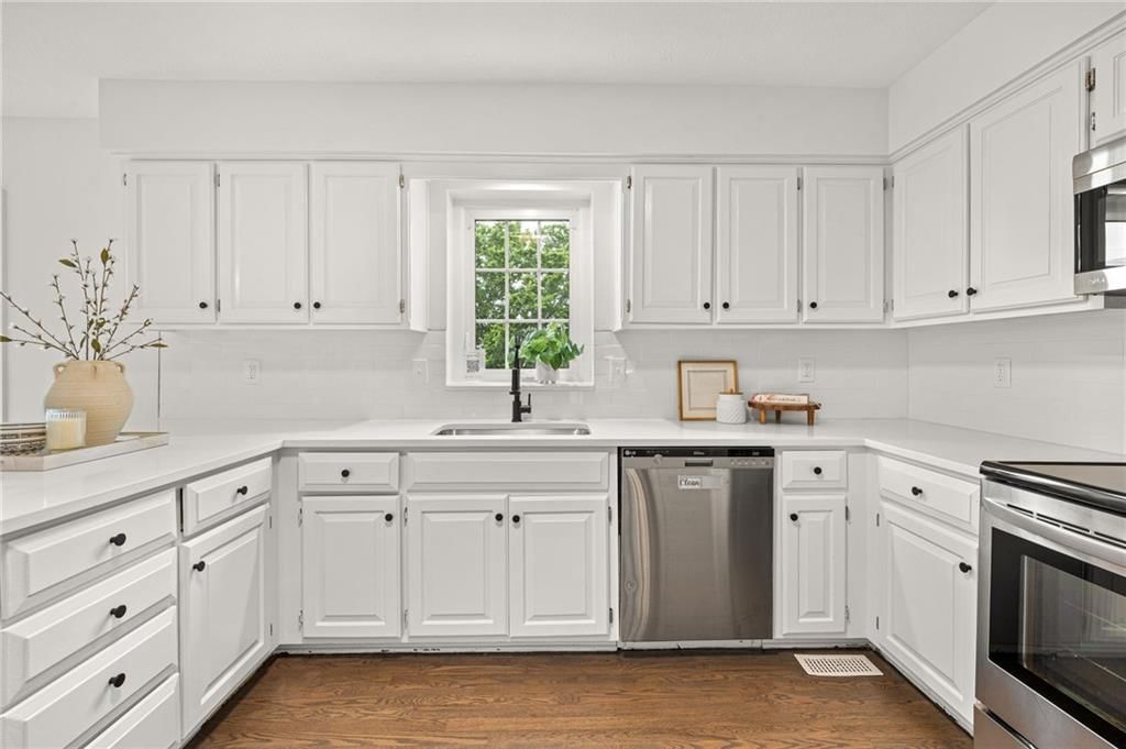 1119 W Pleasant Drive — photo 17