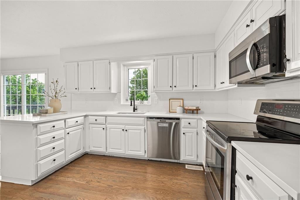 1119 W Pleasant Drive — photo 18