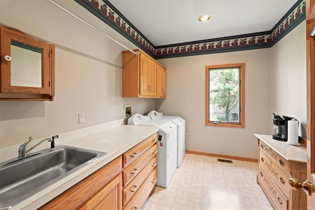 12917 Broadmoor Street — photo 17