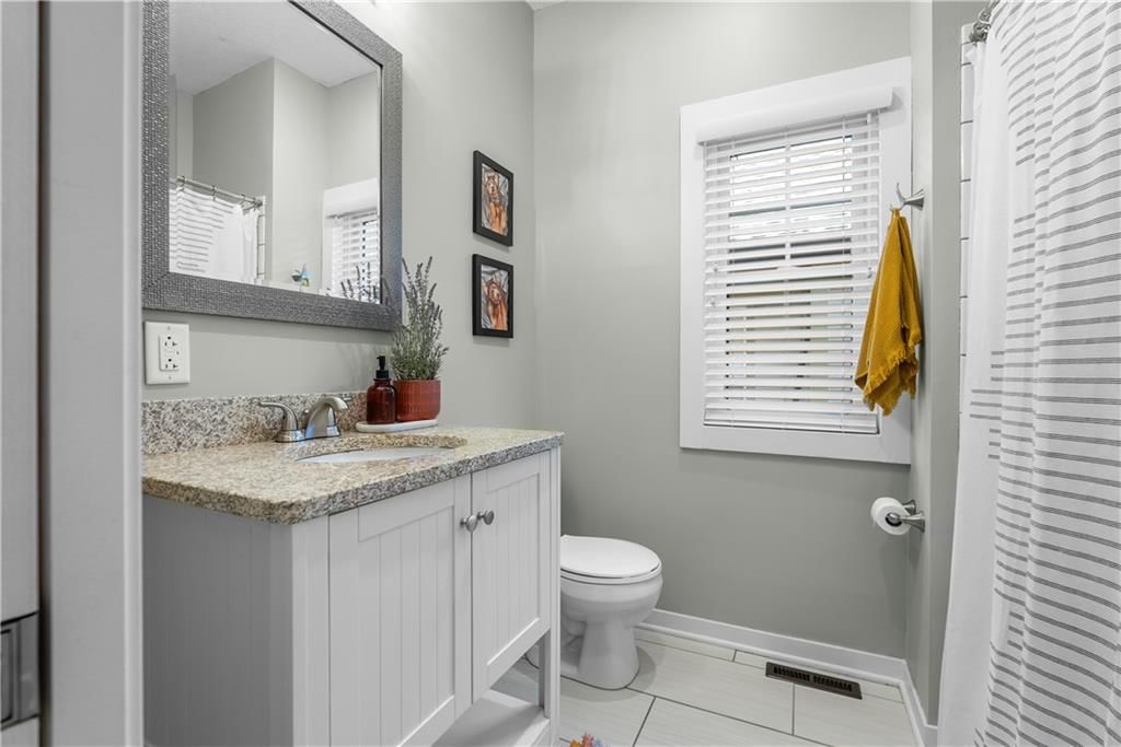 2509 TRACY Avenue — photo 36