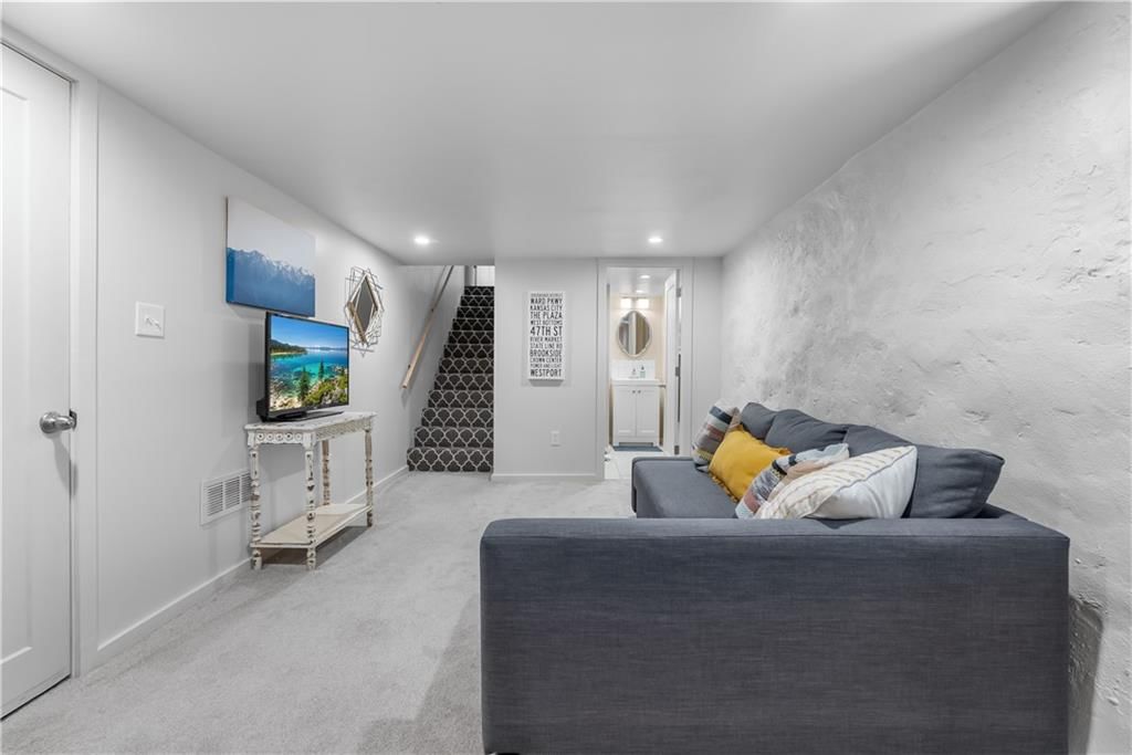 2509 TRACY Avenue — photo 41
