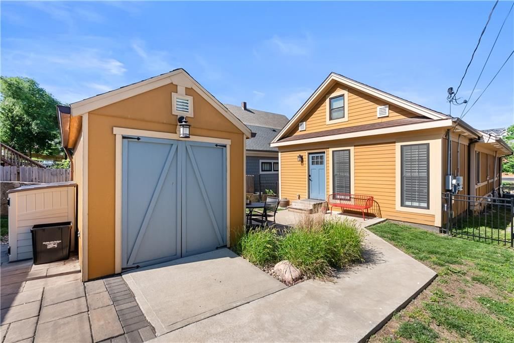 2509 TRACY Avenue — photo 45