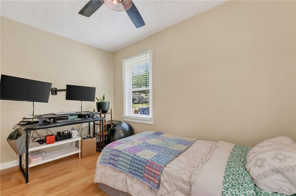 516 W 87th Terrace — photo 9