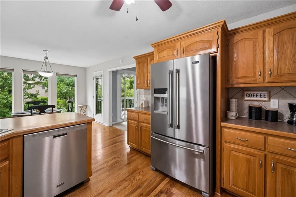 9508 N Main Street — photo 11
