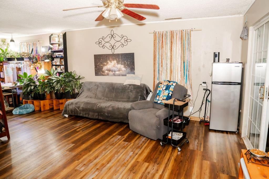 401 S Gartner Avenue — photo 5