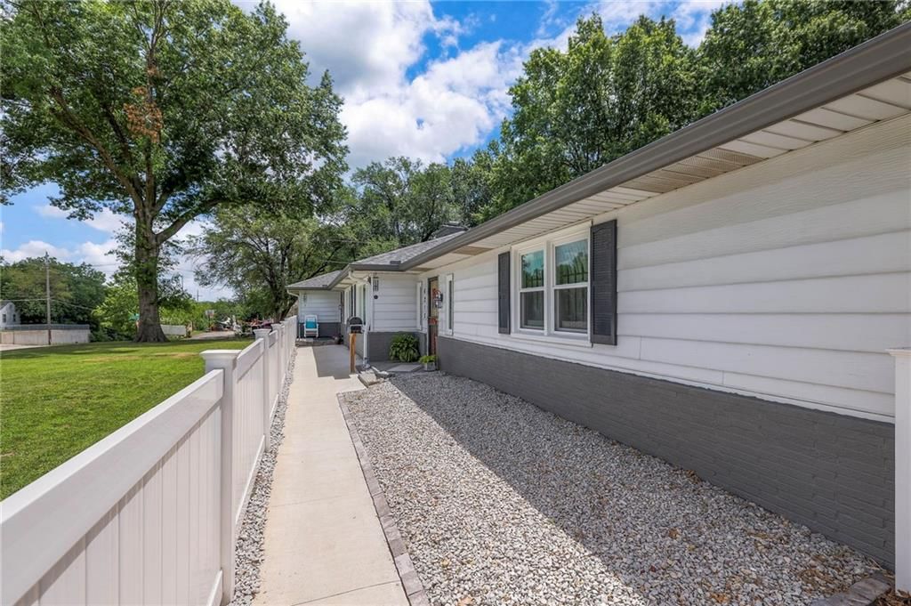 6215 Longview Road — photo 4