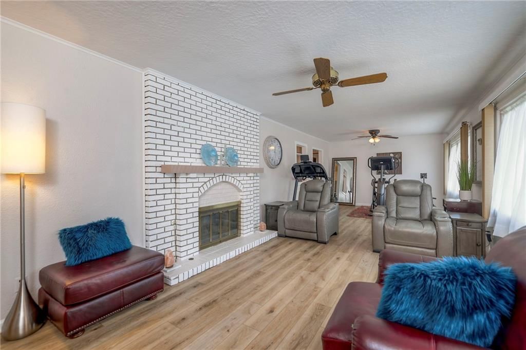 6215 Longview Road — photo 10