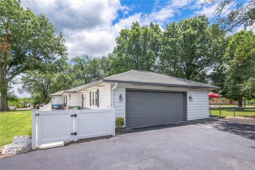 6215 Longview Road — photo 40