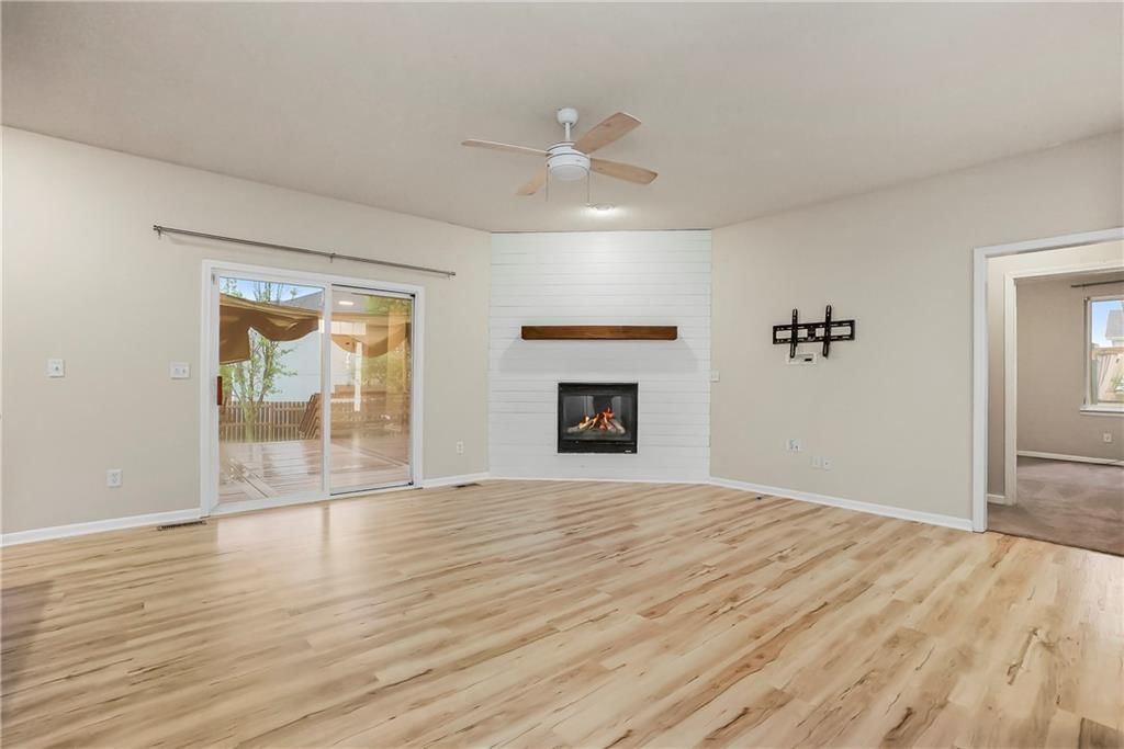 675 S Evergreen Street — photo 3