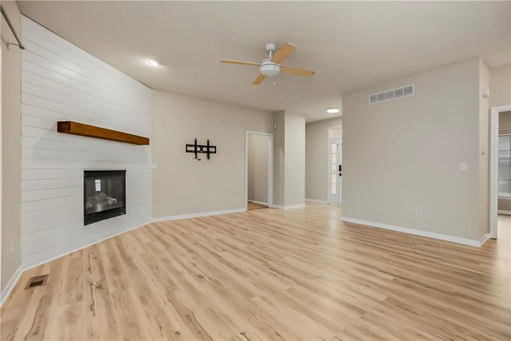 675 S Evergreen Street — photo 5