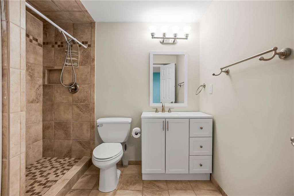 675 S Evergreen Street — photo 27