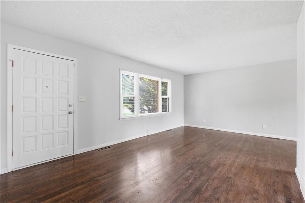 7910 E 93rd Terrace — photo 6