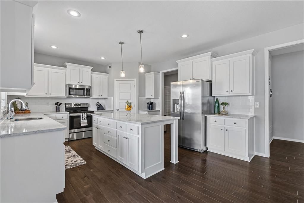 20430 W 107th Terrace — photo 12