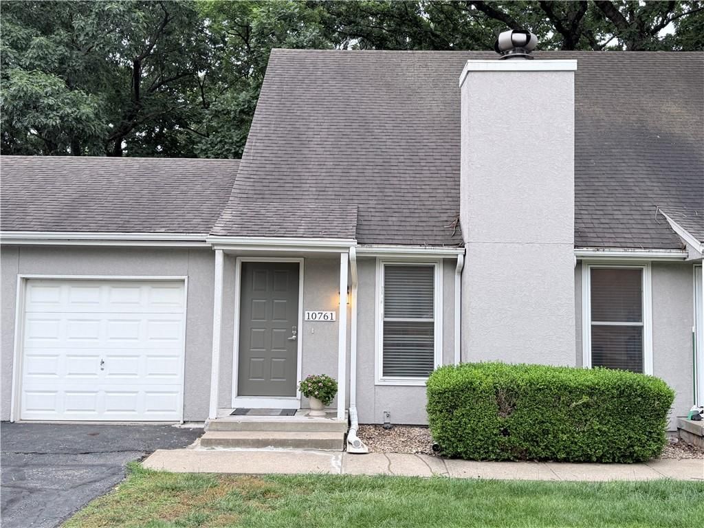 10761 Oakmont Street — photo 1