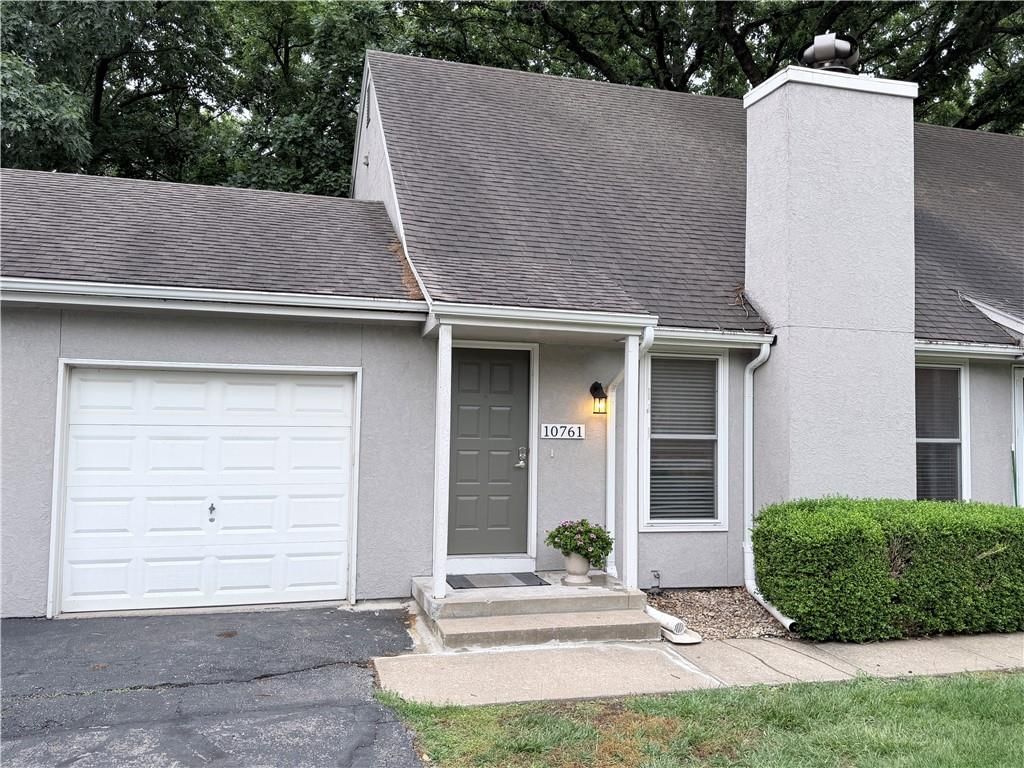 10761 Oakmont Street — photo 2