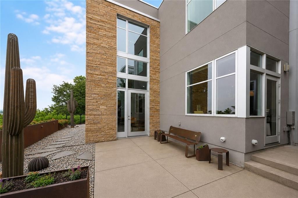 1510 Jarboe Street — photo 5