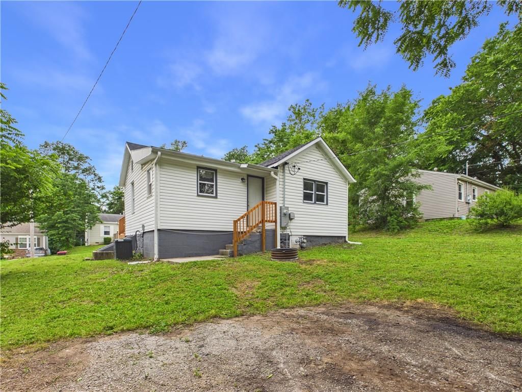 409 W Culton Street — photo 4