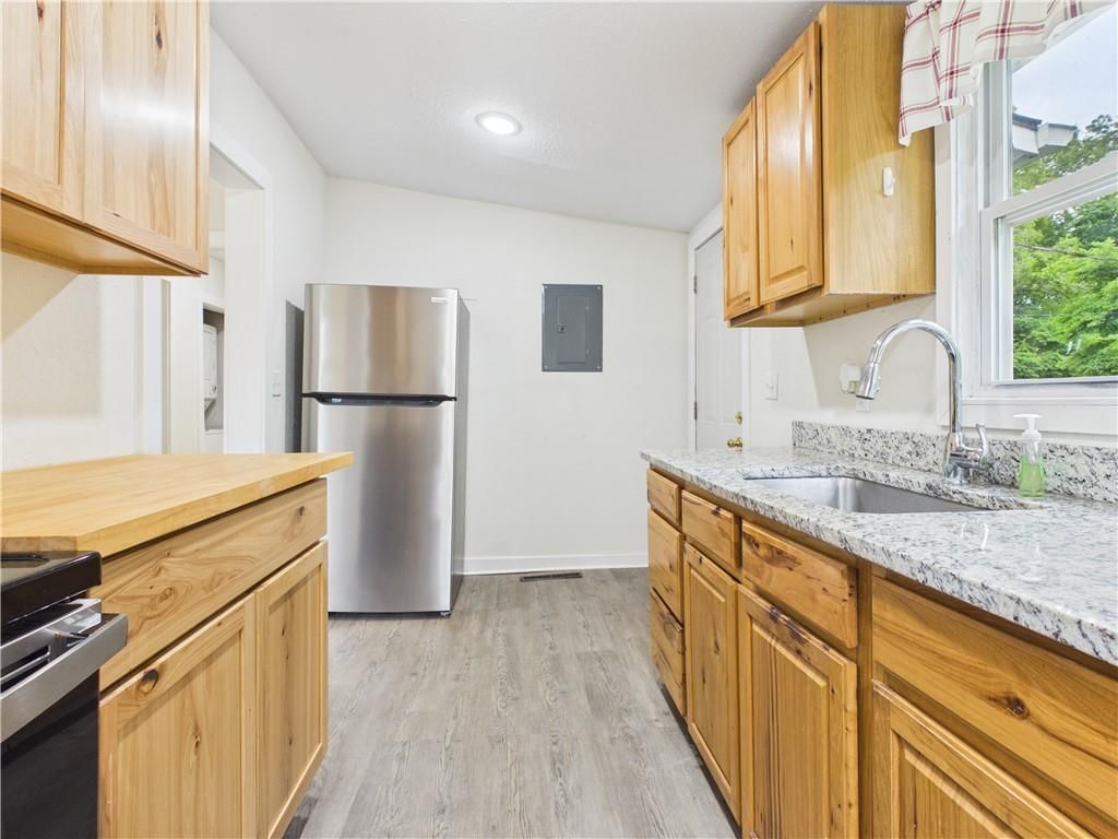 409 W Culton Street — photo 9