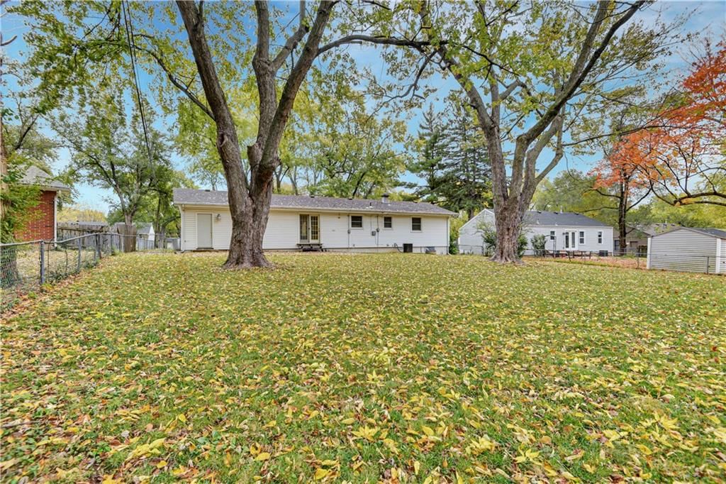 13714 Cypress Avenue — photo 3