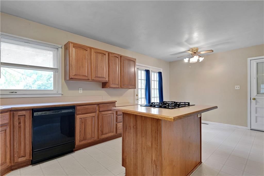 13714 Cypress Avenue — photo 9