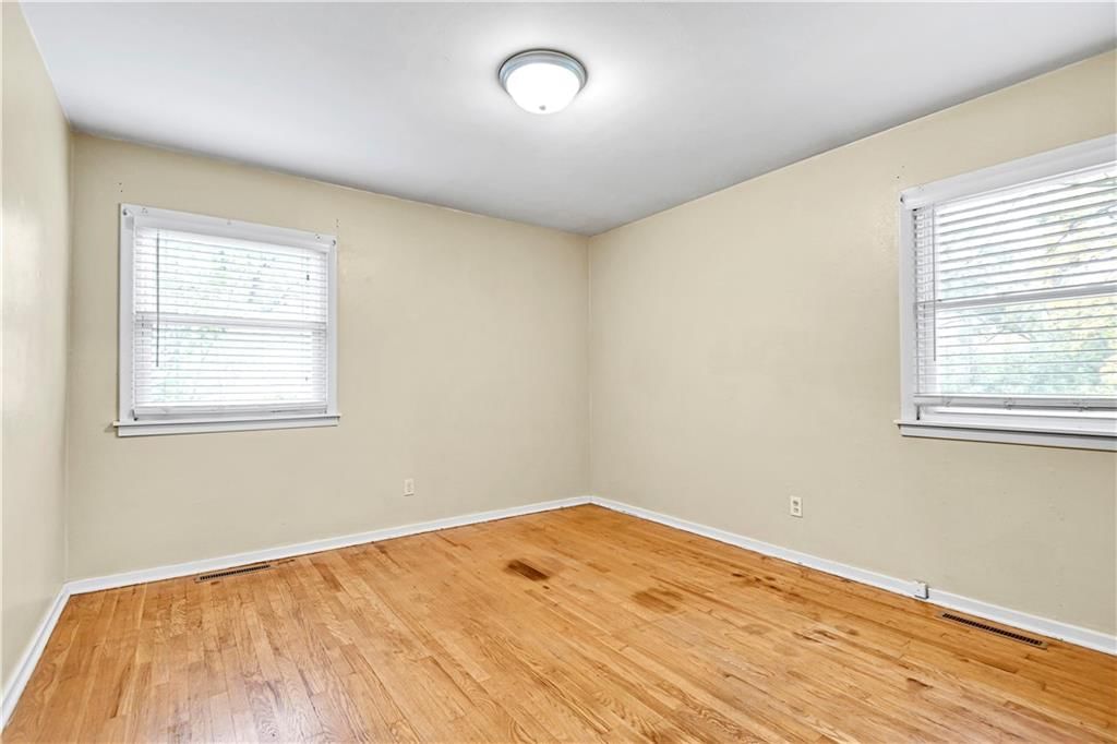 13714 Cypress Avenue — photo 11