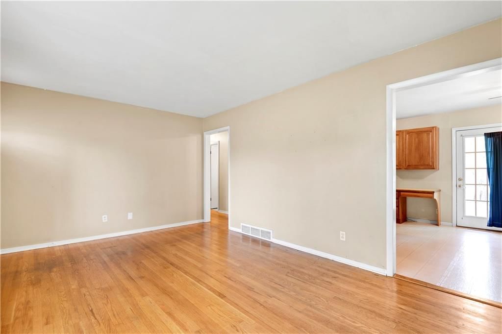 13714 Cypress Avenue — photo 18