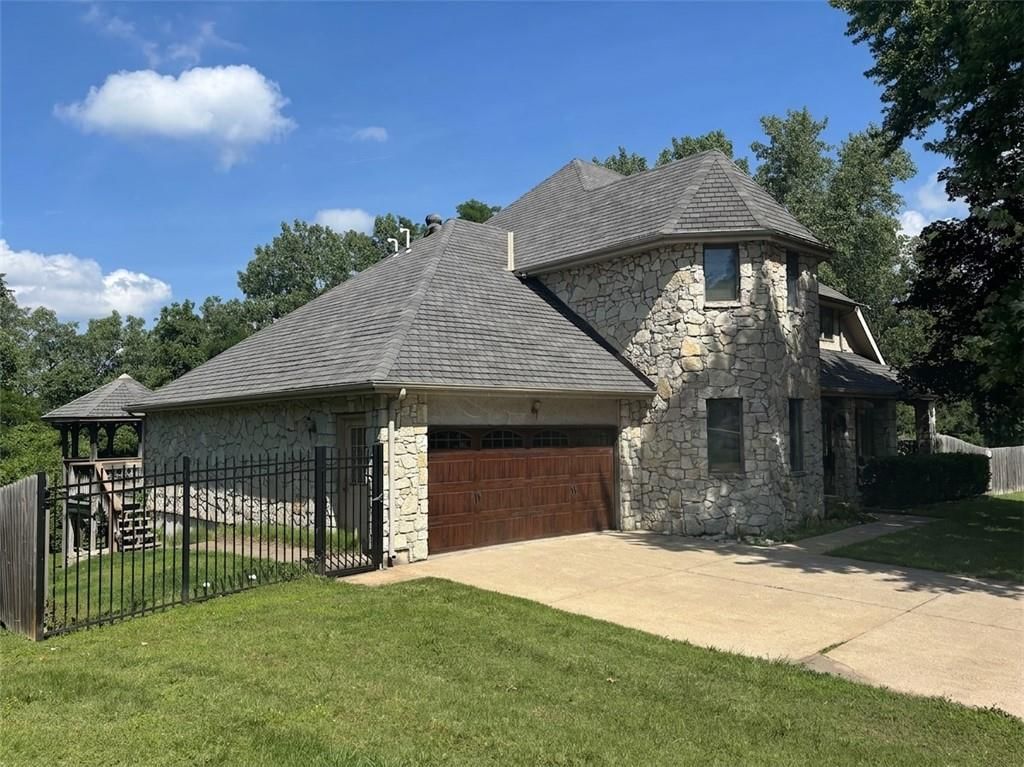 604 NW 64th Street — photo 1