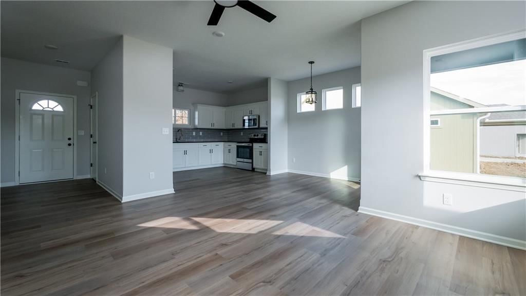 1309 NE Redwood Court — photo 4