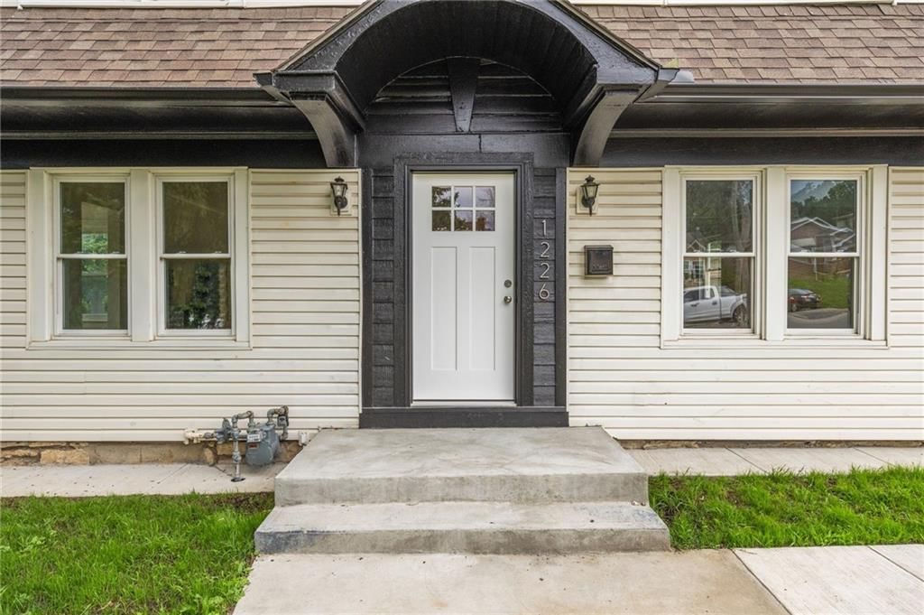 1226 Everett Avenue — photo 3
