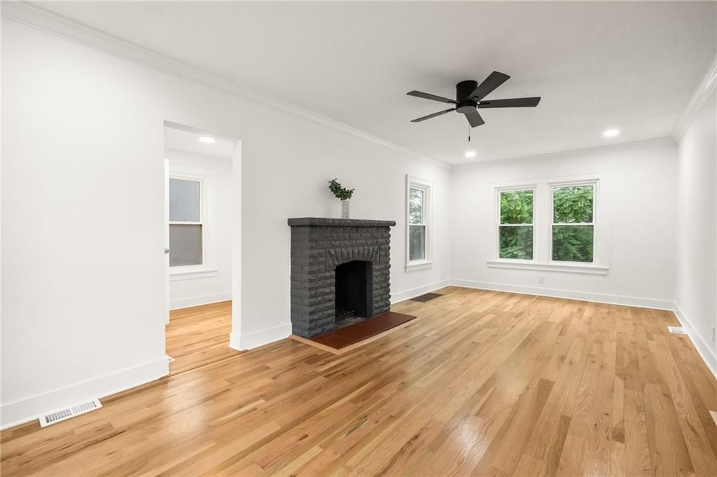 1226 Everett Avenue — photo 6
