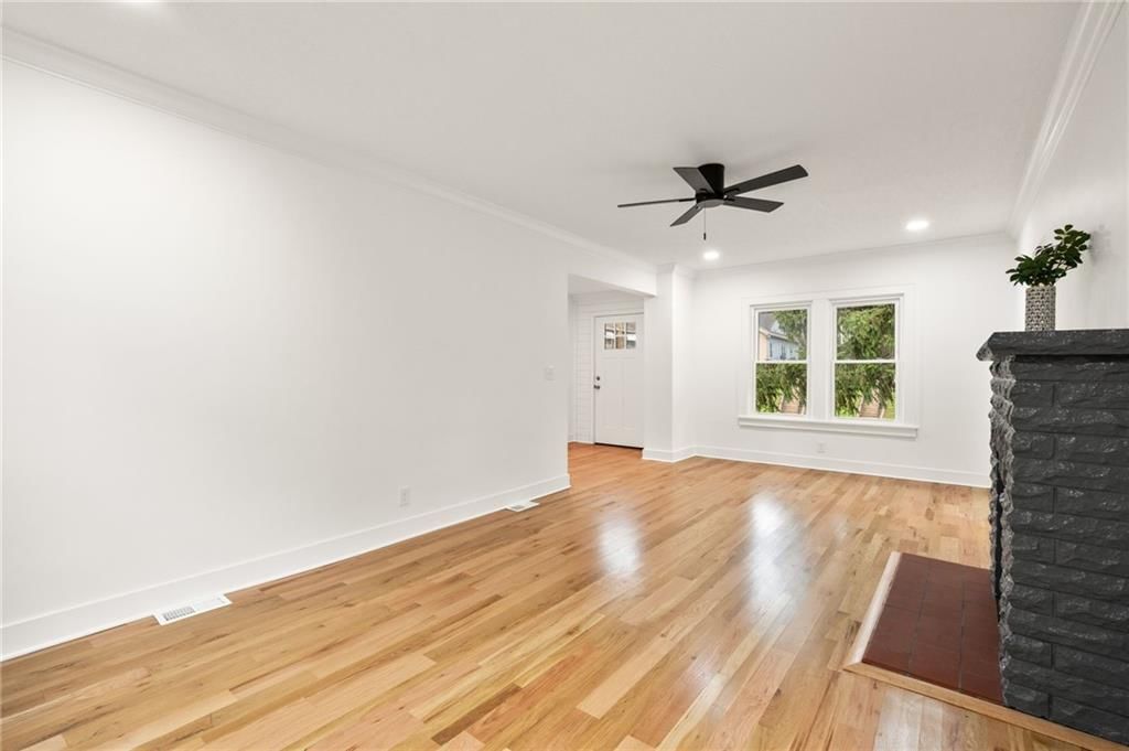 1226 Everett Avenue — photo 8