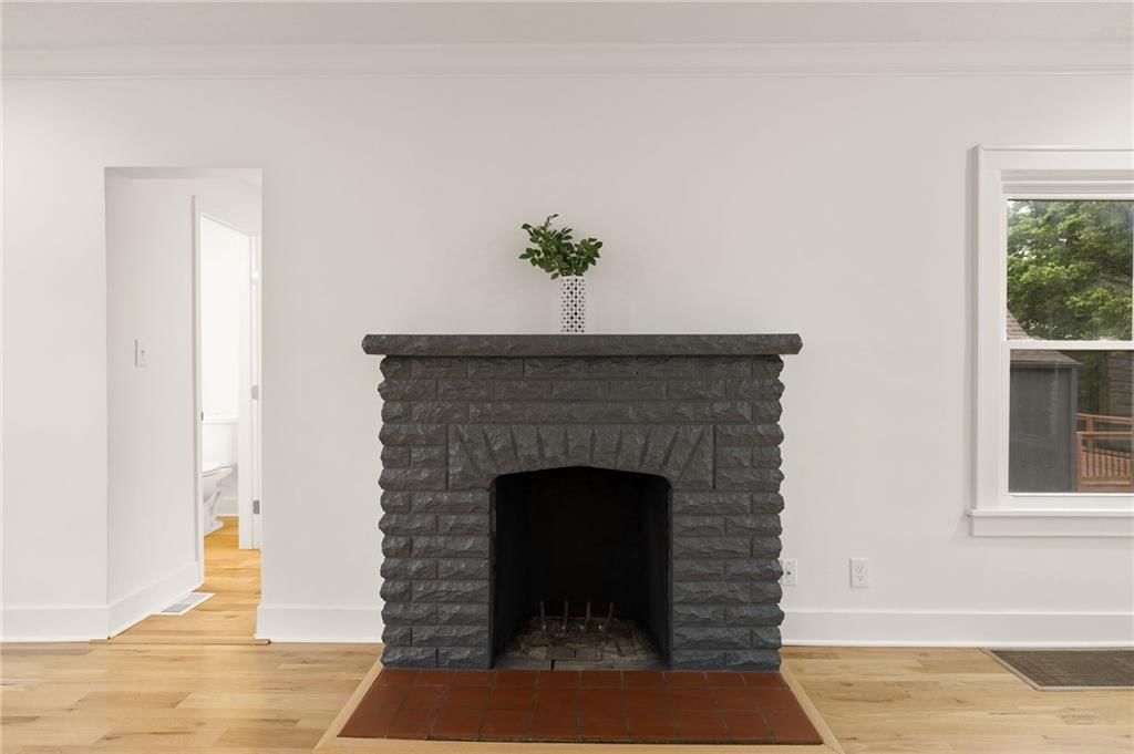 1226 Everett Avenue — photo 10