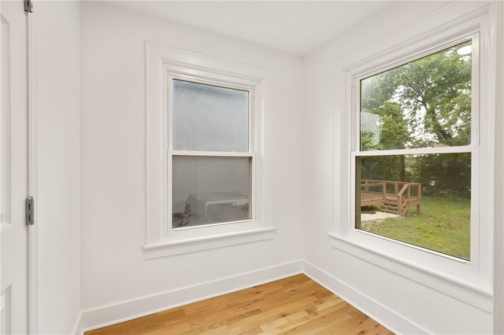 1226 Everett Avenue — photo 11