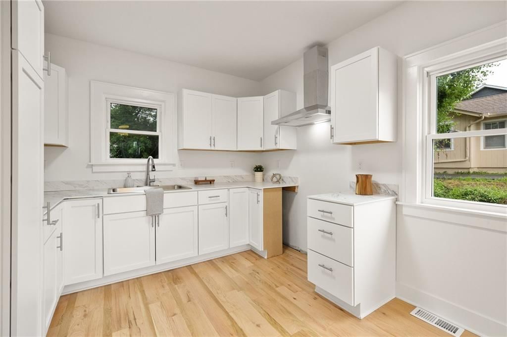 1226 Everett Avenue — photo 15